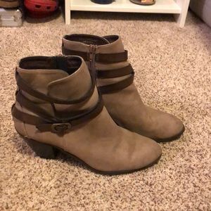 Short heeled booties